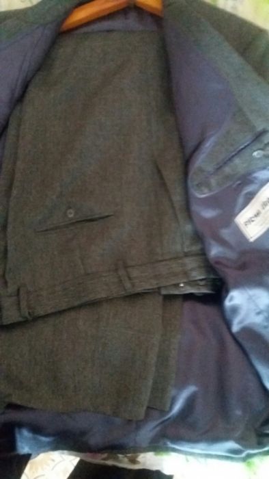 Продам мужской костюм