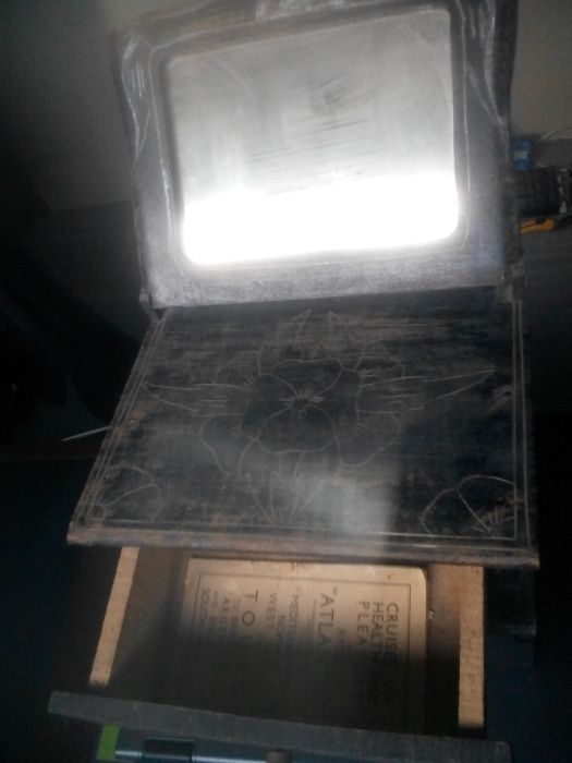 Тоалетка 1920 г, сребърно огледало и медицинска везна 15гр. с пинцети