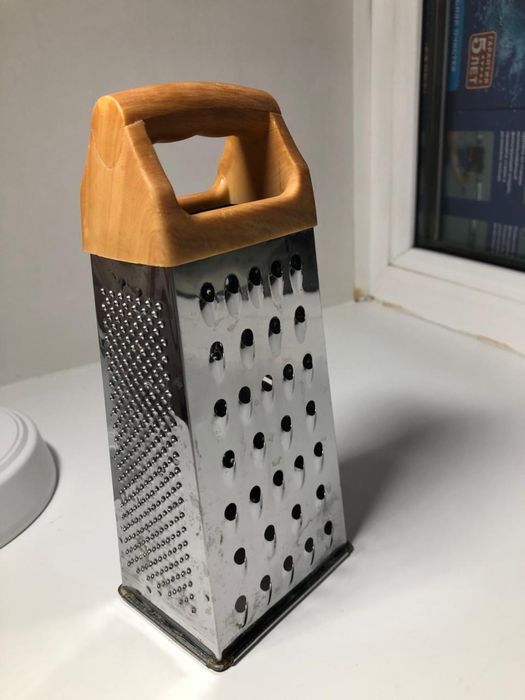 Посуда тарелки стаканы термос