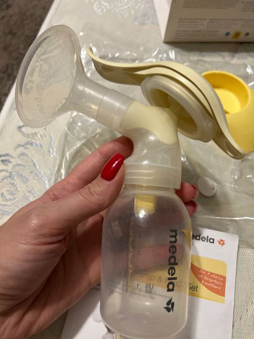 Молокоотсос Medela Harmony