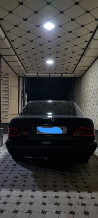 Mersedes 210 .Yili 1995