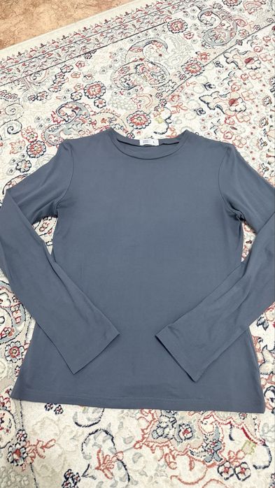 Продам серый лонгслив под skims, раз.L.