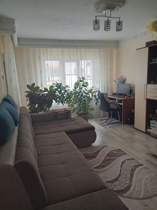 Vand apartament 2 camere Mioveni