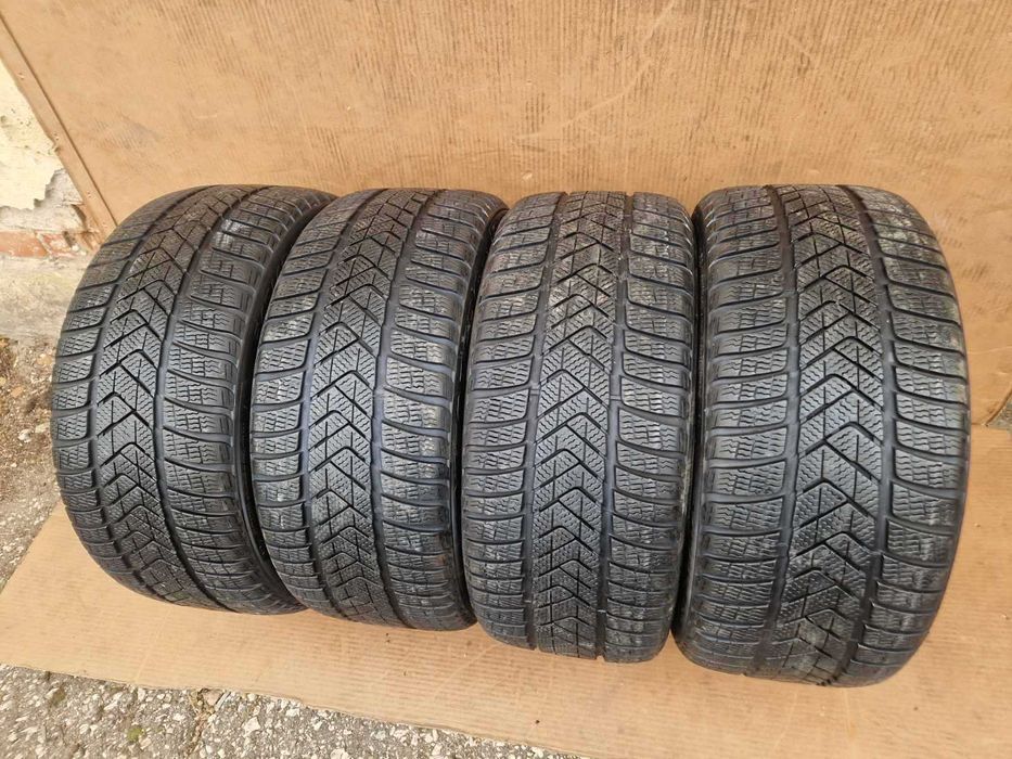 4 броя Pirelli R18 245/40
Зимни гуми 
DOT2922