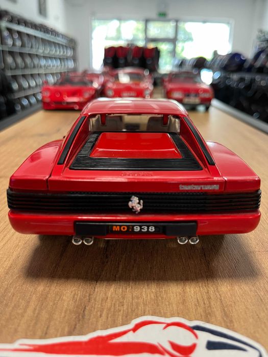 Метална колекционерска количка модел BURAGO FERRARI  1984г.1:18