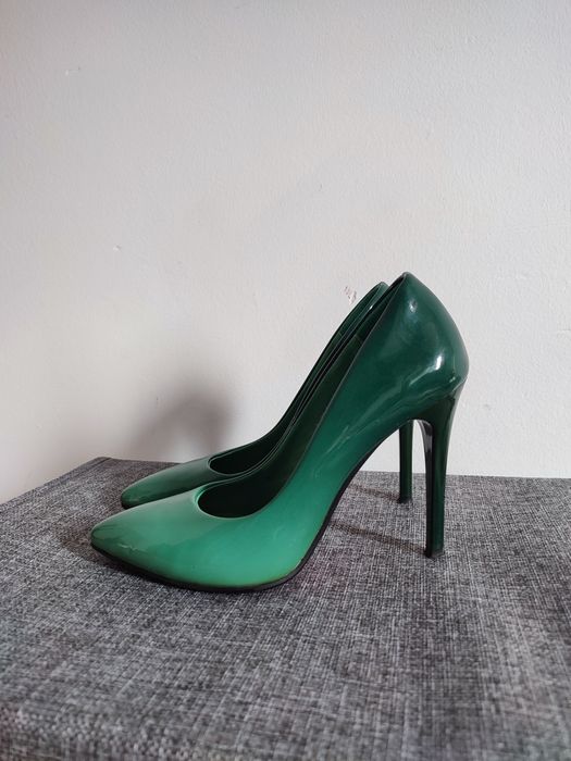 Туфли на шпильках