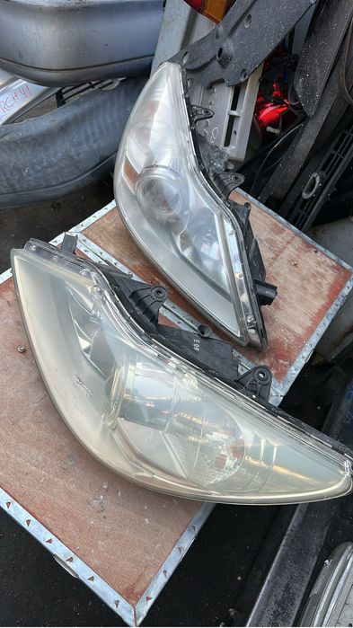 Фары на Hyundai Genesis