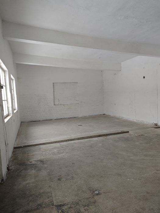 Inchiriez casa comuna Vama