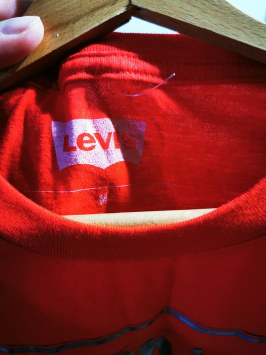 Tricou Levis rosu nou