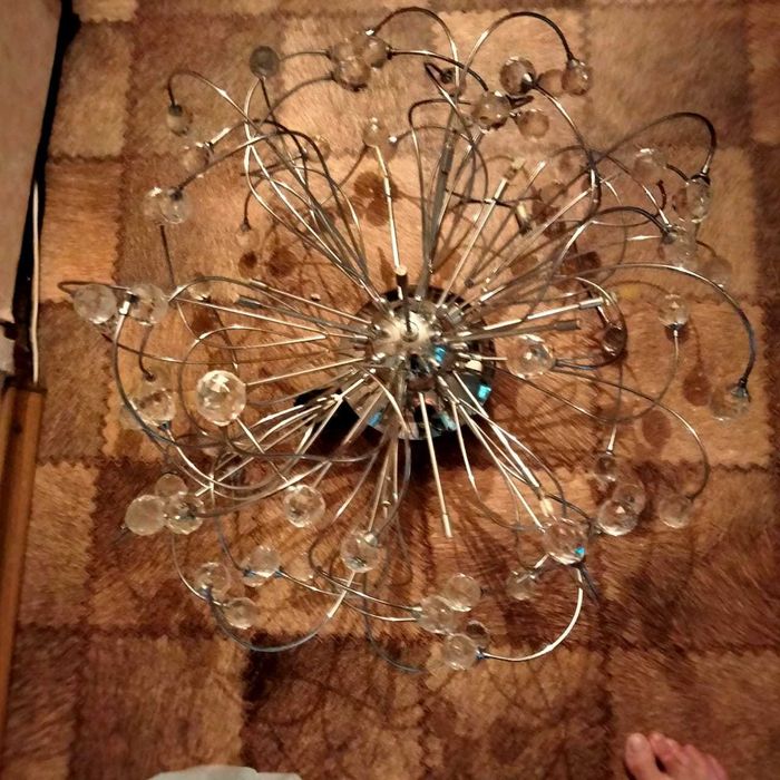 Продам люстру для зала