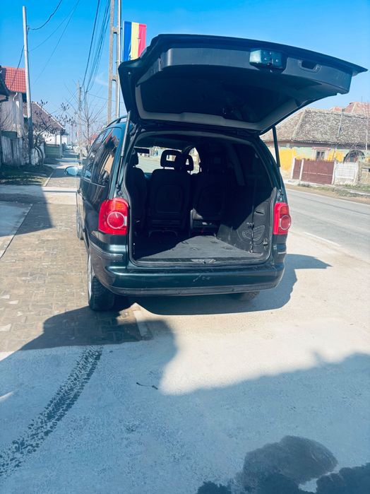 Vând sharan prim proprietar preț în euro