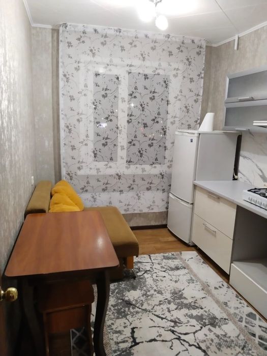 продам 1 комн квартиру в центре