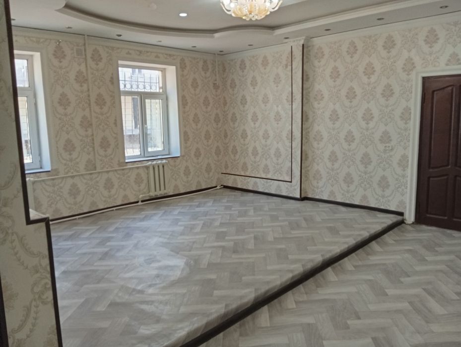 Манеж Салтанат йонида  2 хона уй сотилади