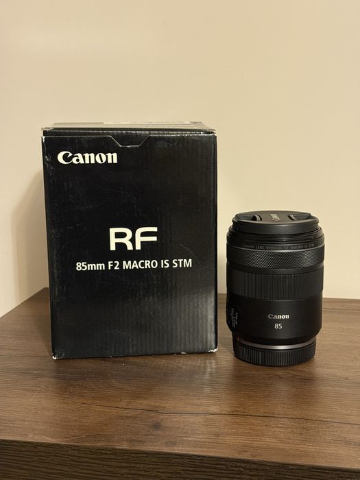 Объектив Canon RF85mm F2 Macro Is Stm
