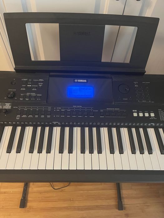 Vând Pian Digital Yamaha