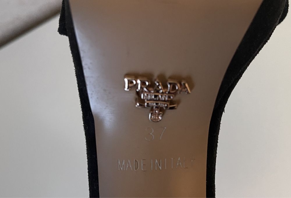 Продам женскую обувь