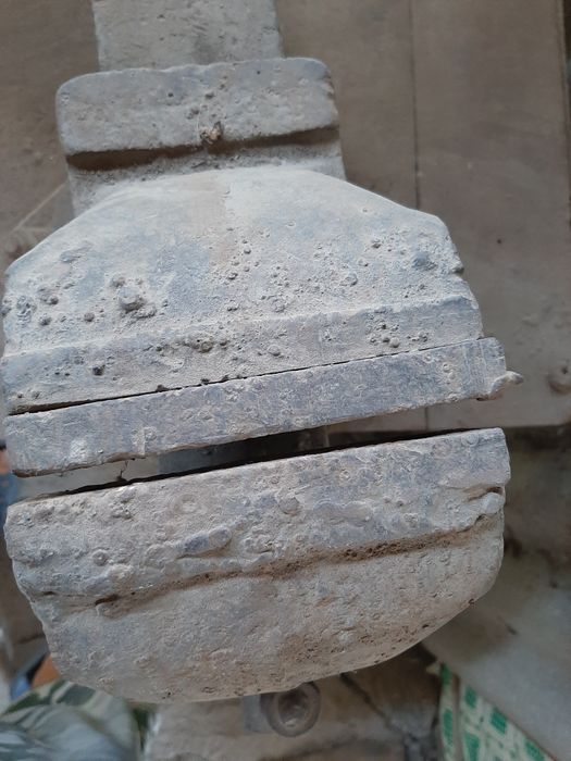 Продаю чугунные тиски