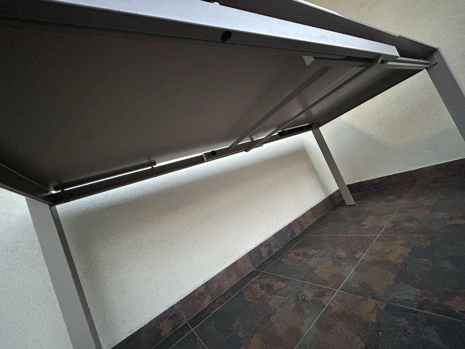 Canapea, masa + scaune