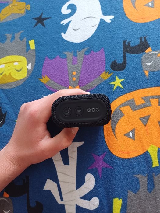 Vând boxa portabila Jbl Go 3