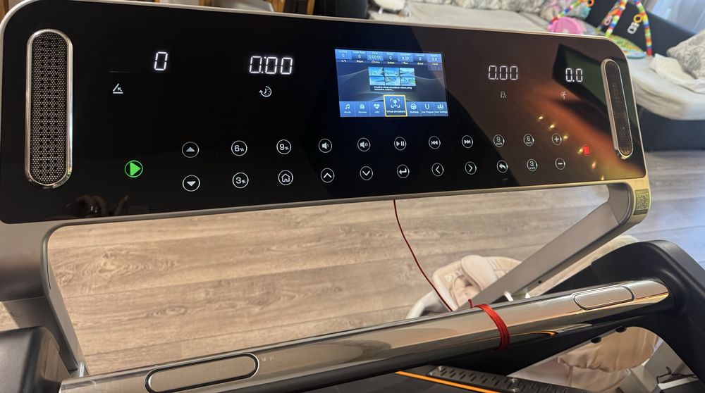 Бягаща пътека Techfit T3050, Мотор 2.25 к.с., Максимално поддържано тегло 150 кг