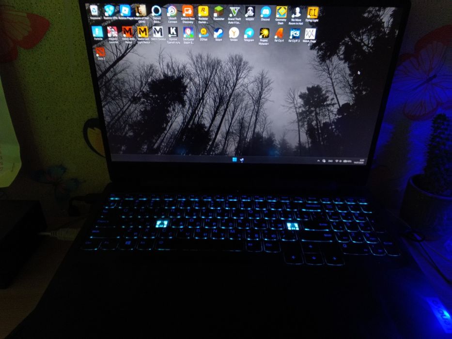 Игровой ноутбук Lenovo