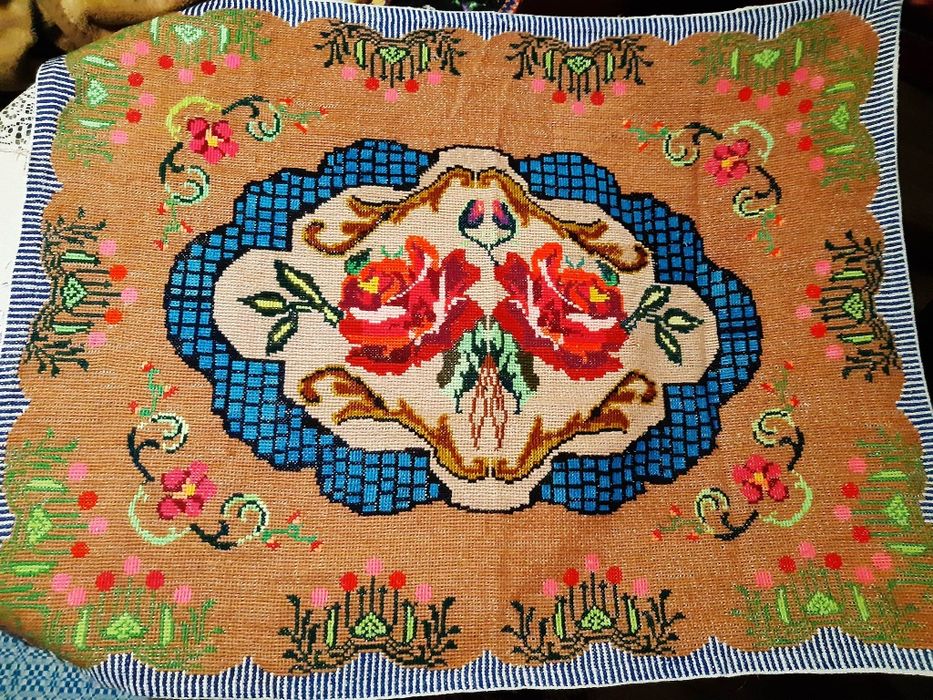 Carpete tradiționale cusute manual