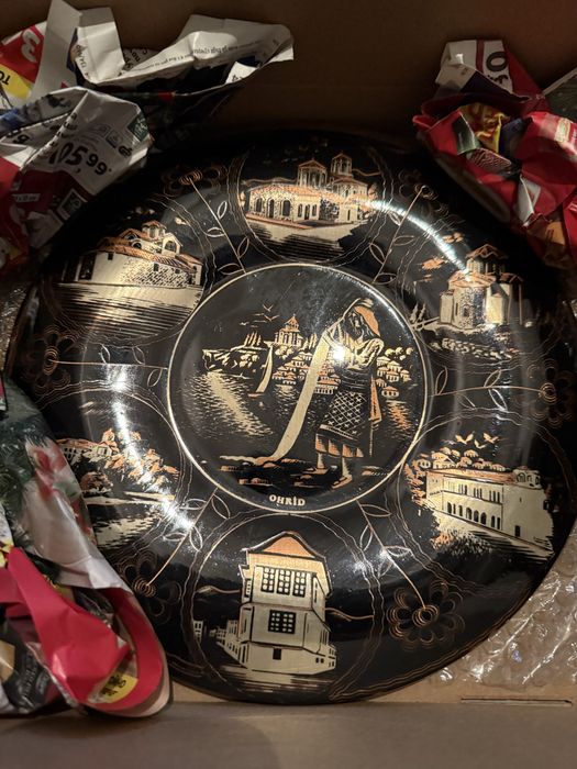 20-30 лева нови чинии от различни места по света