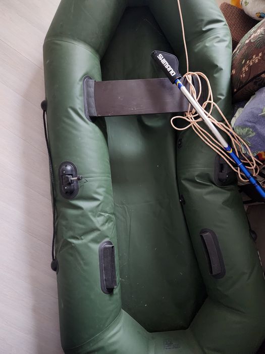 Надувная резиновая лодка