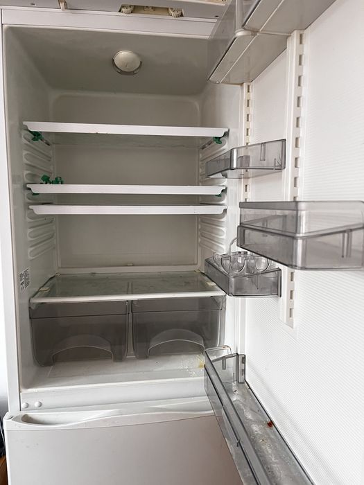 Продам холодильник