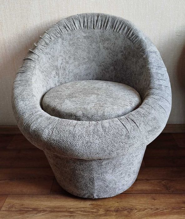 Пуфик со спинкой б/у. (2 шт.)