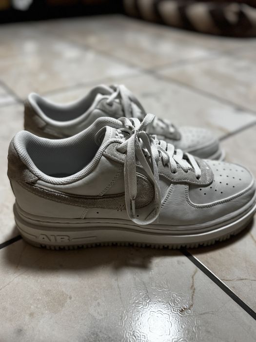 Nike Air Force 1 Luxe
