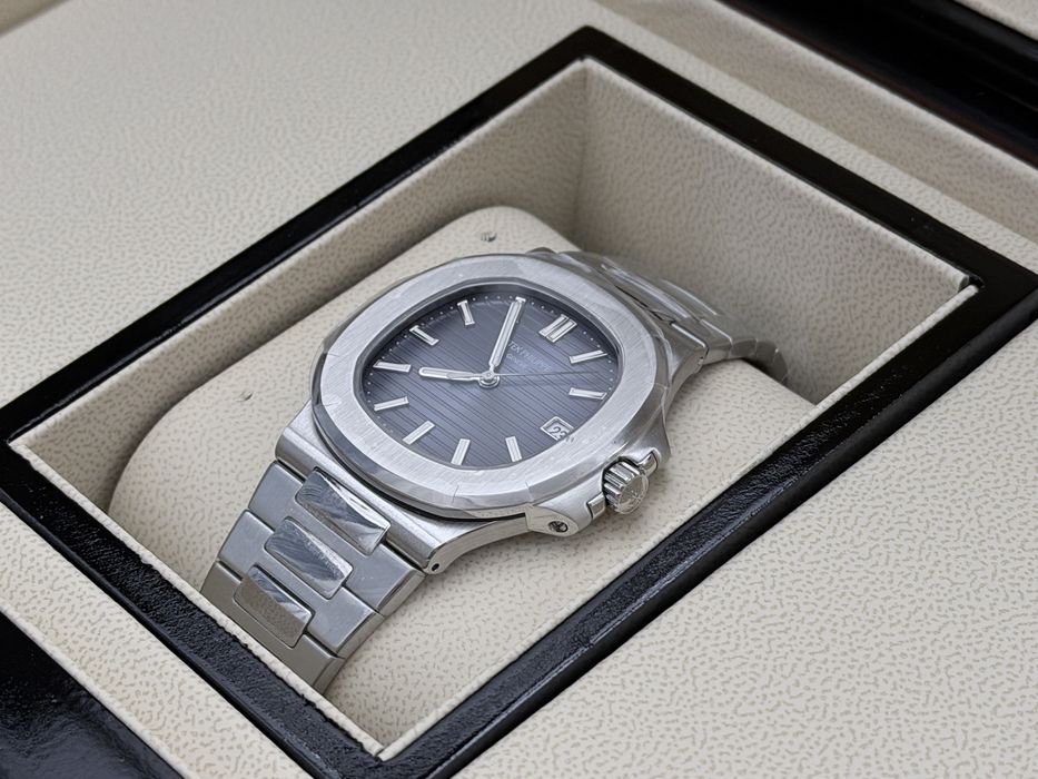 Часы Patek Philippe Nautilus