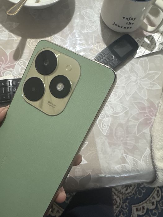 Продам смартфон TECNO SPARK 20C