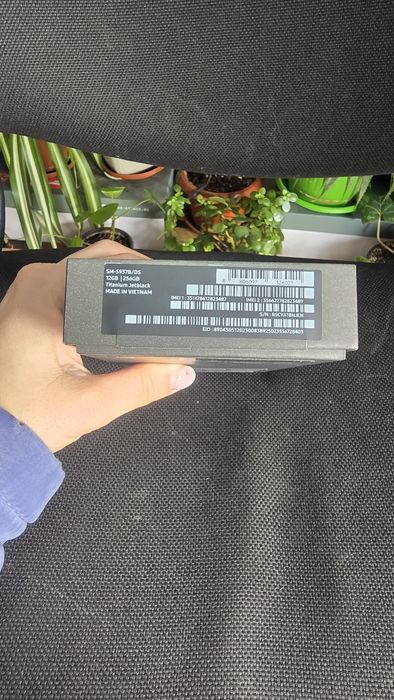 Samsung S25 Edge 12 GB/ 256Gb 
500 Евро