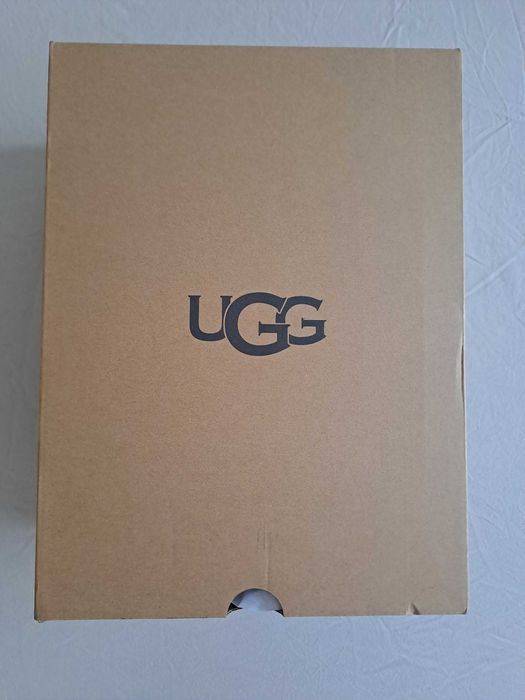 UGG - Ghete de piele întoarsă