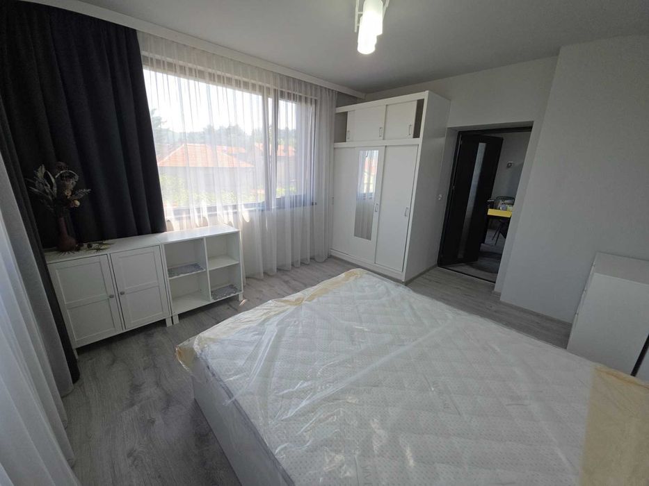 Нова къща с двор в широк център на Велинград