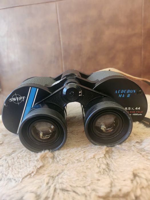 Бинокъл  в перфектно състояние