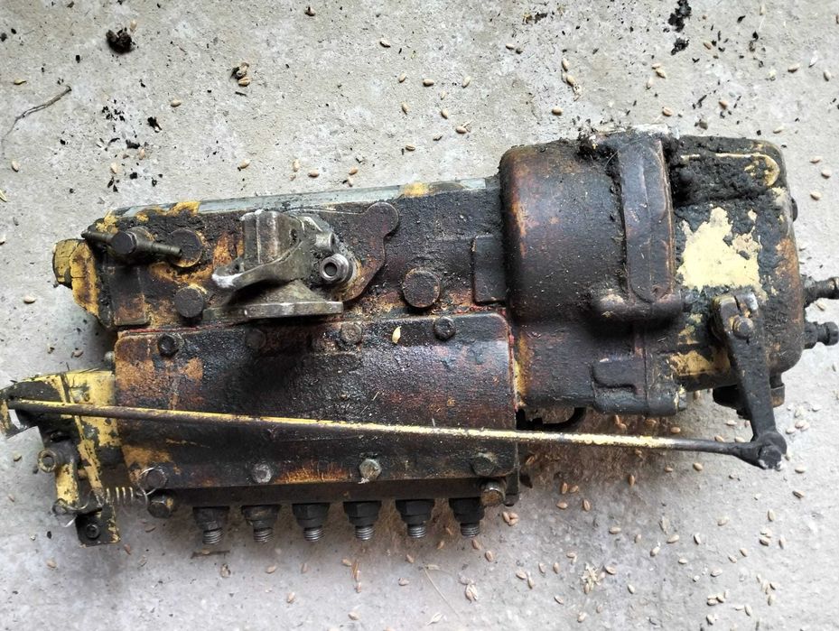 Pompa injecție motor Ford in 6 cilindri pt combina New Holland M 135