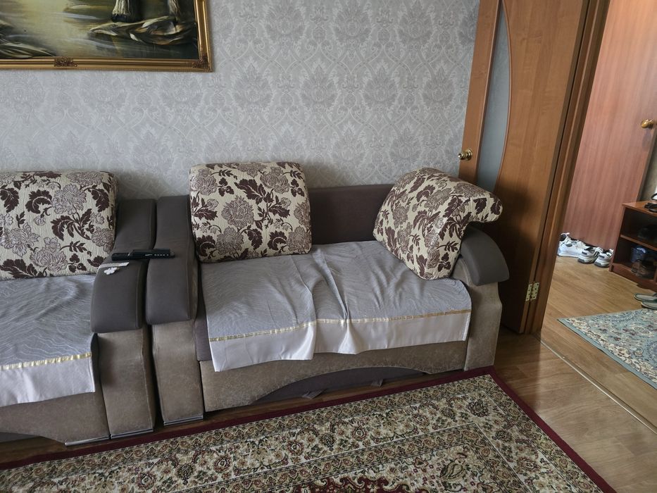 Продам два дивана