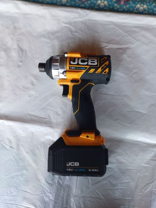 Акумулаторен винтоверт  JCB