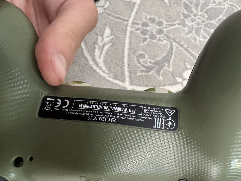 Продам джостик ps4