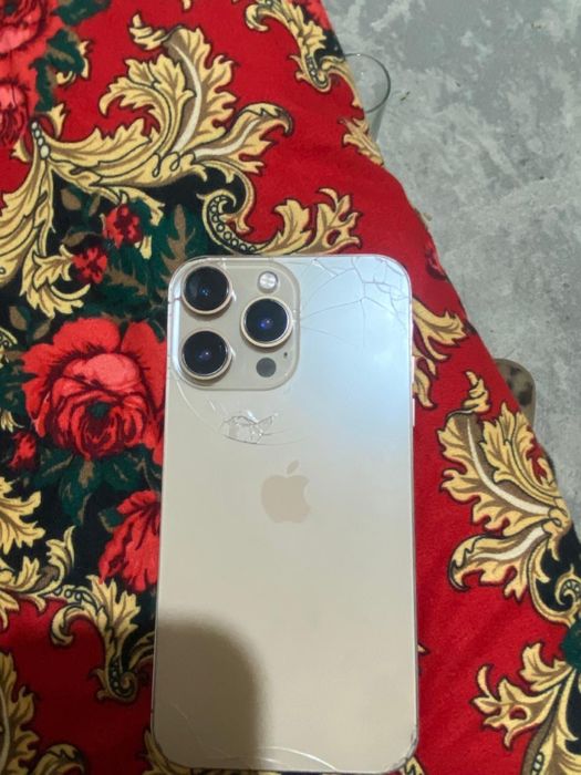 iPhone. Xr 13 про корпус