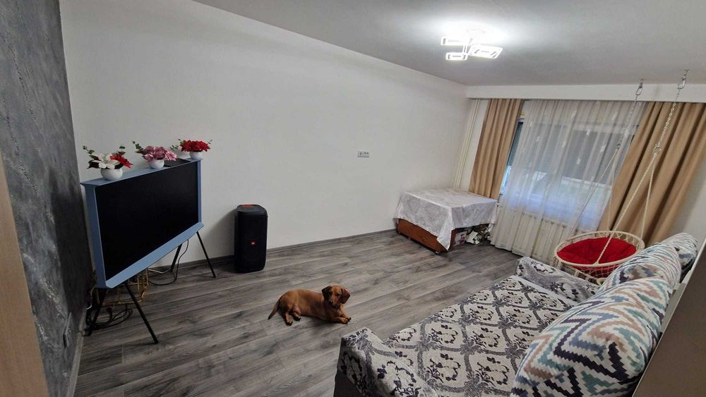 Vând apartament 3 camere