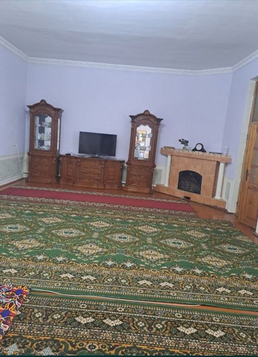 Икки каватли уй шахарнинг марказида " ИБОДУЛЛА ТУЙХОНА " енида