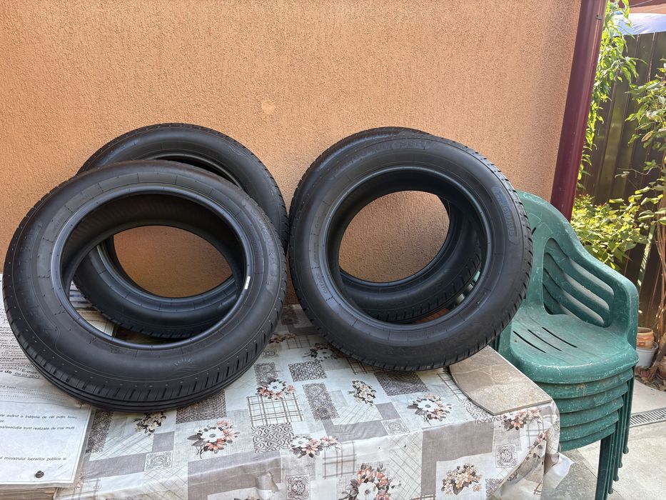 Anvelope Taurus 215/60/R17