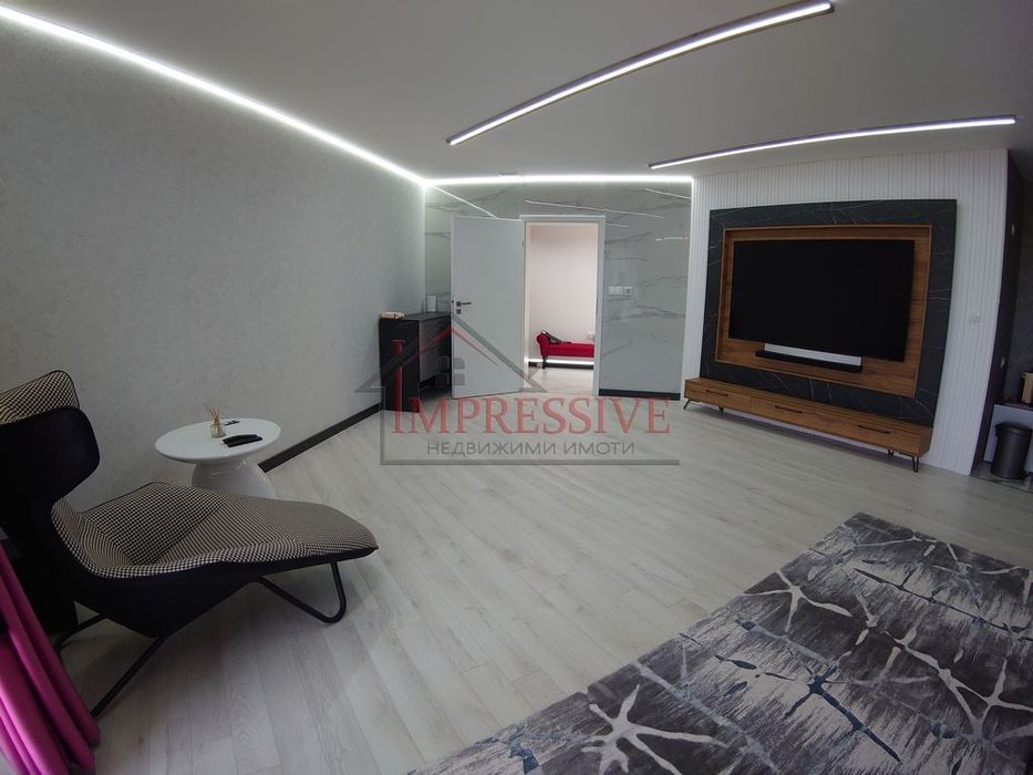 Продава се Тристаен апартамент в Варна, Бриз - 130 кв.м за 2924 €/кв.м - Снимка #1