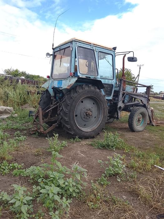 Продам трактор мтз и телеги