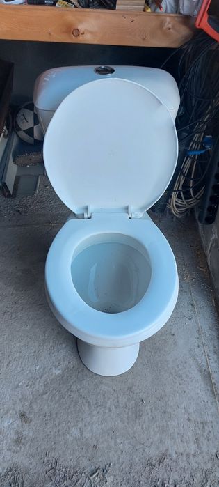 Унитаз почти новый