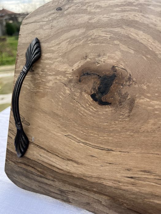 Ръчно изработена дъска за рязане и сервиране