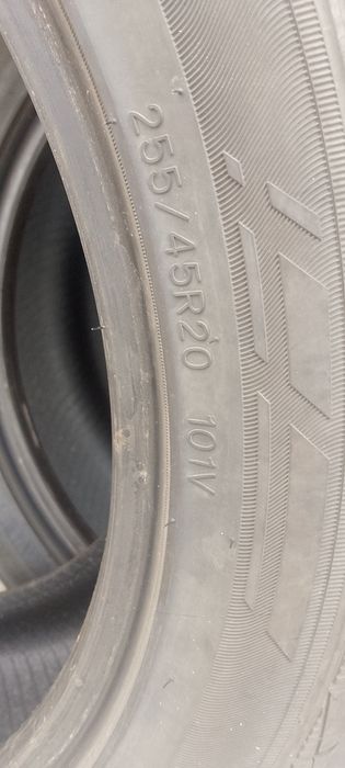 Шины летние 255/45/20